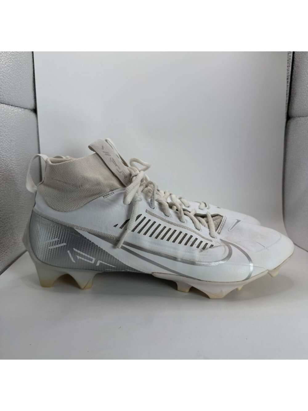 Nike Vapor Edge Pro 360 White & Silver Football Cleats Size 10.5 US